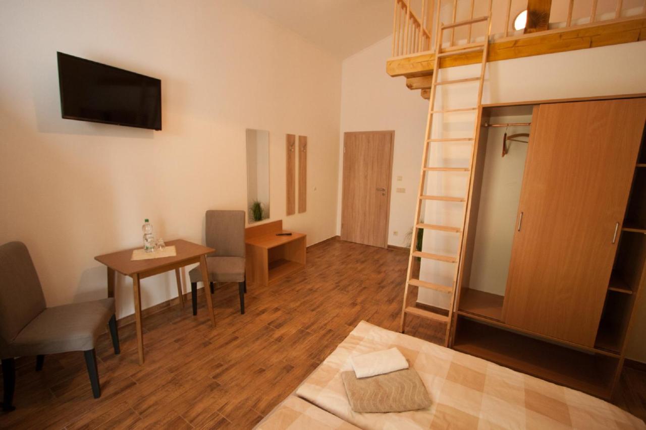 Nausslitz Pension Diener מראה חיצוני תמונה