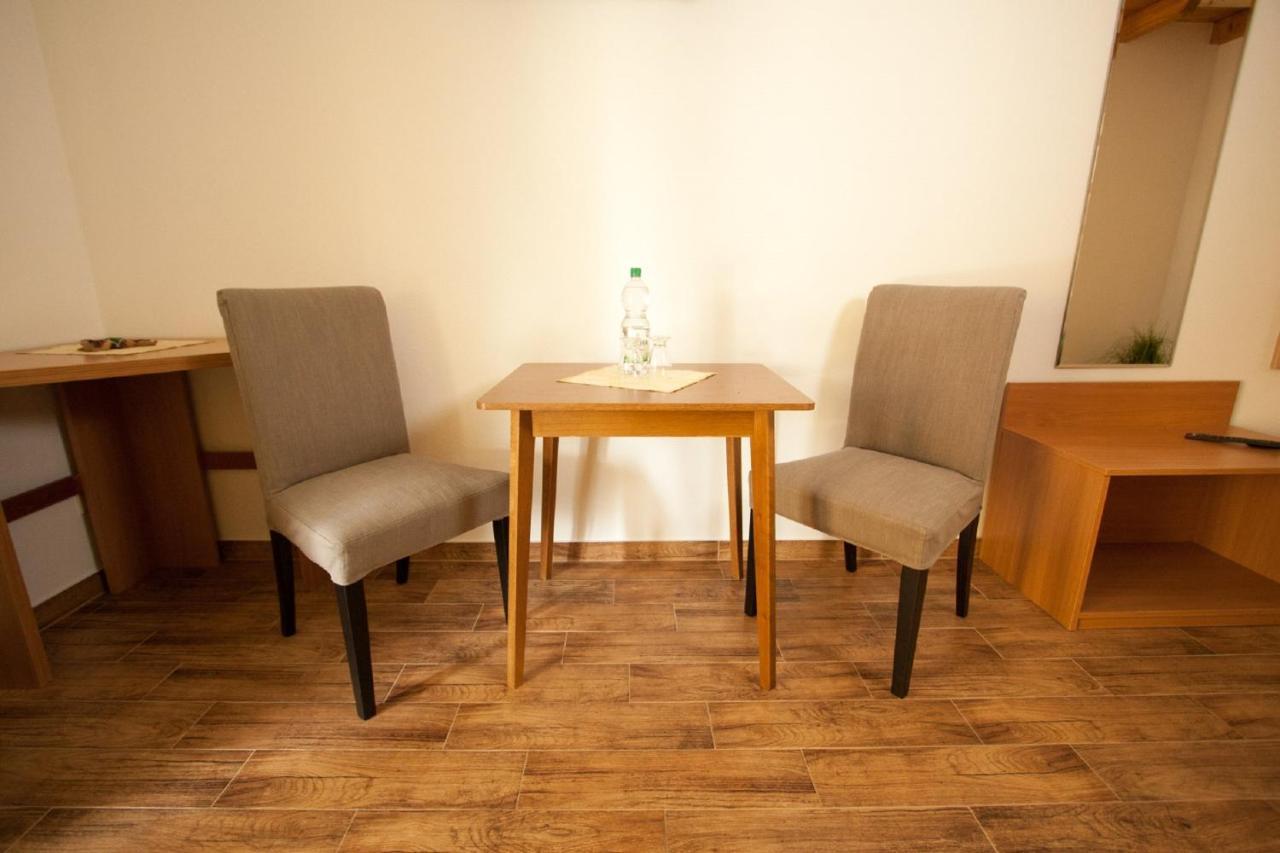 Nausslitz Pension Diener מראה חיצוני תמונה